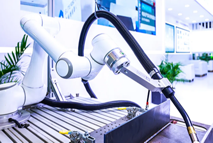 焊接機(jī)器人